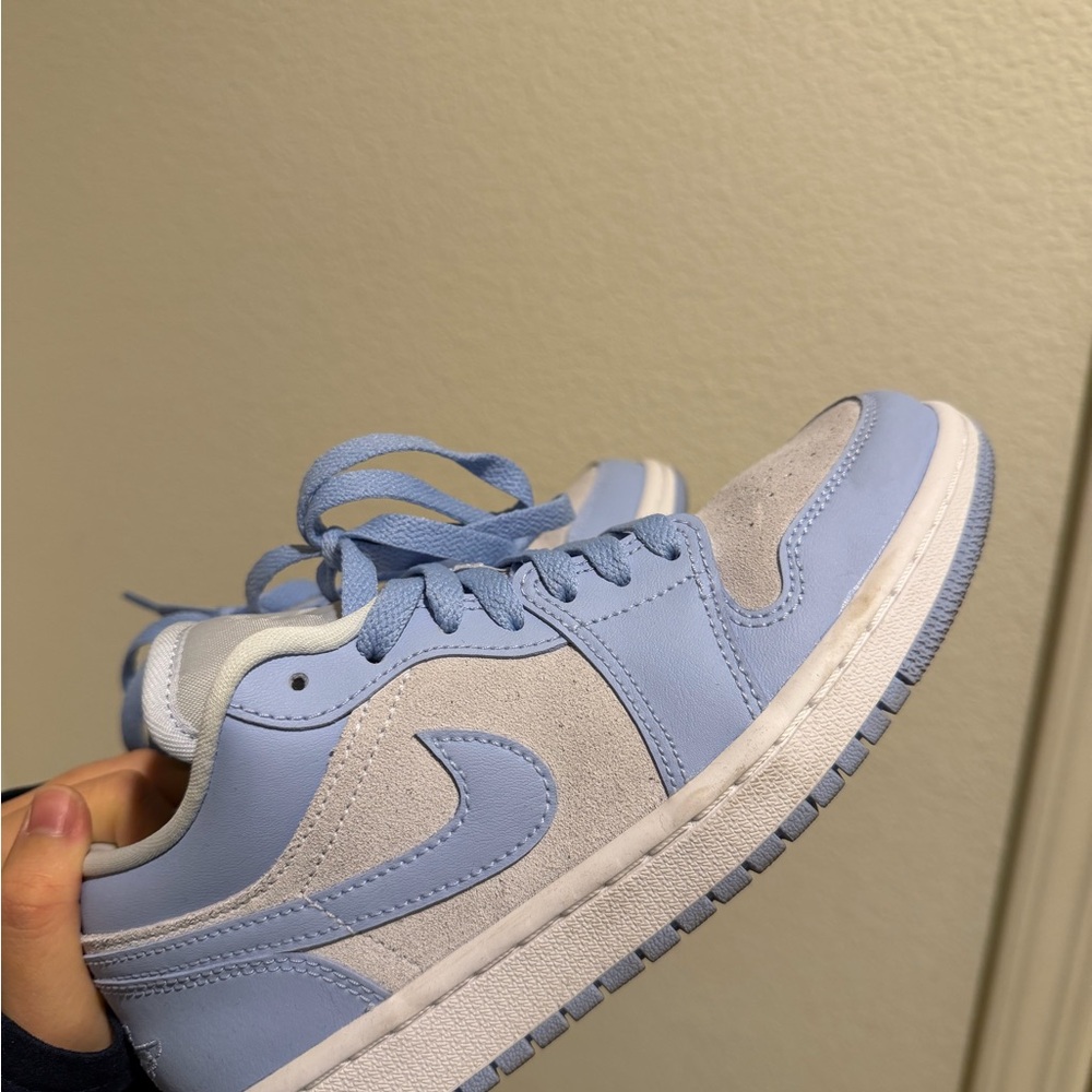 Nike Jordans Light Blue and Grey (W6h